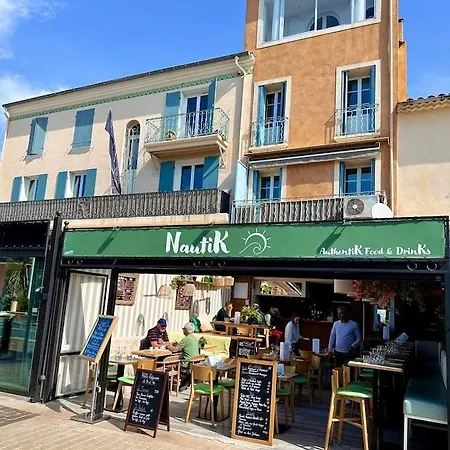 Nyaraló Maison De Village Renovee Avec Vue Exceptionnelle Sainte-Maxime