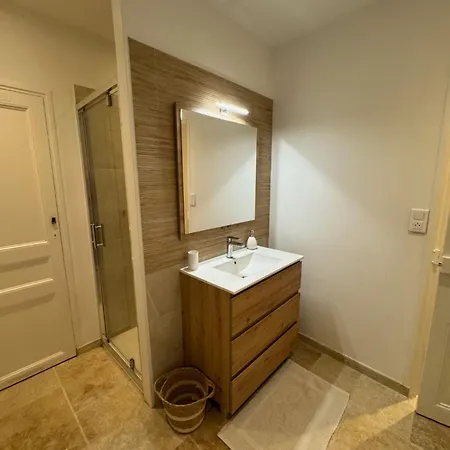 Maison De Village Renovee Avec Vue Exceptionnelle Hébergement de vacances Sainte-Maxime