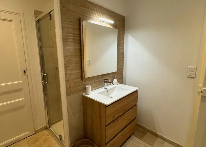 Maison De Village Renovee Avec Vue Exceptionnelle Semesterbostad Sainte-Maxime